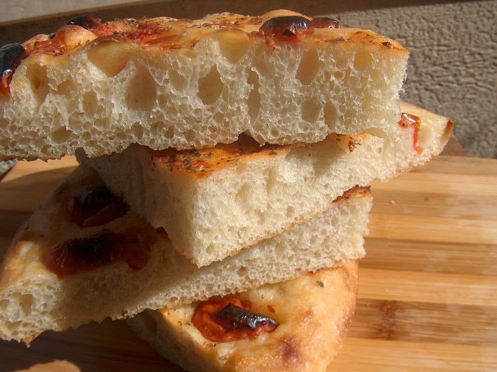 Ricetta per pizza in teglia soffice o focaccia: impasto professionale