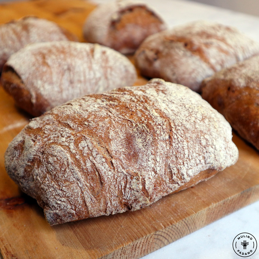 pane speciale alle noci al termine della cottura